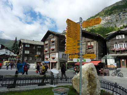 Schweiz Rundreise, Spaziergang durch Zermatt