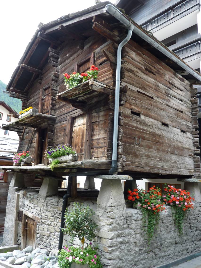 Schweiz Rundreise, Zermatt, Altes Oberwalliser Wohnhaus