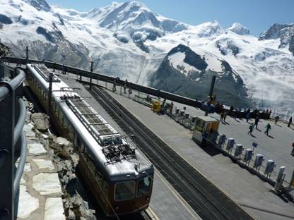 Schweiz Rundreise, Gornergratbahn, Zahnradbahn von Zermatt auf den Gornergrat